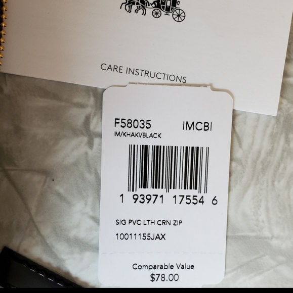 Nwt Coach wristlet - Picture 5 of 5